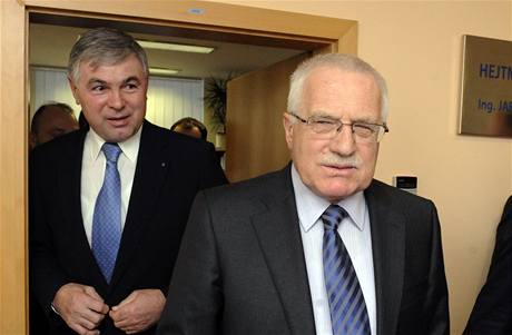 Prezident Václav Klaus v Ostrav s hejtmanem Moravskoslezsého kraje Jaroslavem Palasem.