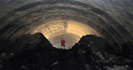 Tunel Blanka. Výjezdy z tunelu a velké kiovatky zcela zmní ráz okolí.