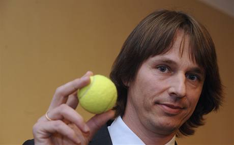 Europoslanec a kandidát na prezidenta eského tenisového svazu Edvard Kouník 
