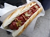 Oblíbenou svainou japonských fanouk v Kanad je hot dog pojmenovaný po japonské krasobruslaské hvzd Mao Asadové.