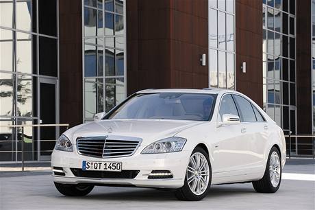 Hybrid má být o 21 procent úinnjí ne výchozí S 350