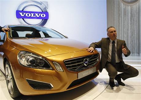 Nové Volvo S60 dokáe zabránit sráce s chodcem