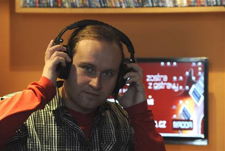 Viktor Cigánek provozuje internetové rádio Zostra