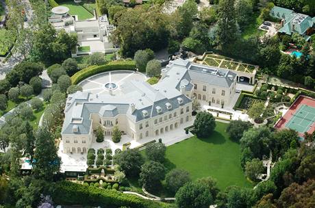 Manor, Los Angeles - cnea:150 milion dolar