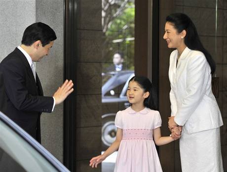 Císaská rodina. Osmiletá Aiko je dcerou korunního prince Naruhita a jeho manelky princezny Masako 