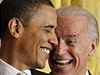 Barak Obama a Joe Biden se pi projevu irského premiéra zejm dobe bavili. 