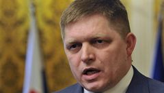 Slovensk premir Robert Fico protestoval na tiskov konferenci proti nedvnm vrokm maarskho prezidenta.