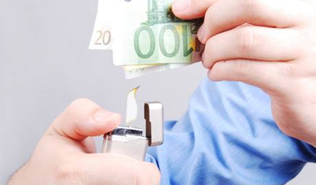 Návod pro pouívání eura: Bankovky mete pálit, ale jen v malém mnoství