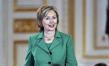 Americká ministryn zahranií Hillary Clintonová pichází do panlského sálu Praského hradu