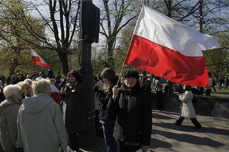 Polsko se ve Varav rozlouilo s obtmi leteck katastrofy