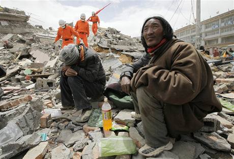Zemtesení se odehrálo nedaleko hranice ínské provincie ching-chaj a Tibetu.