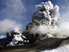 Probuzená sopka pod islandským ledovcem Eyjafjallajökull.