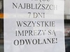 Nápis oznamující týdenní smutek