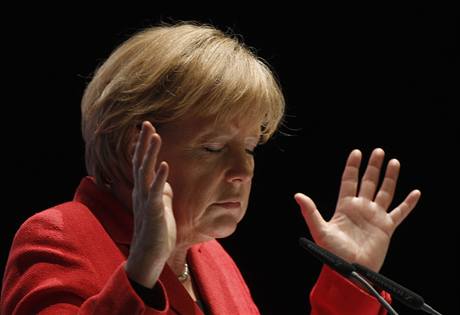 Kanclka Angela Merkelov na pedvolebnm shromdn sv strany v Severnm Porn-Vestflsku 