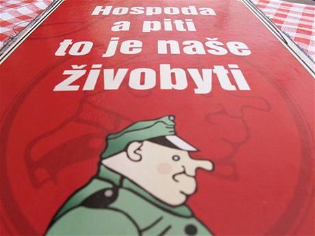 10.-14.4. V hospod U vejka, hned vedle naeho hotelu, jsem zpracovával jednou fotky. Plze tu mli za poloviní cenu ne jinde horí piva místní. A nkteré nápisy v etin.