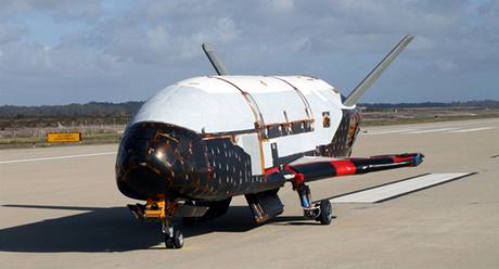 Bezpilotní miniraketoplán X-37B