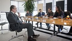 Karel Schwarzenberg bhem pedvolební diskuse s redaktory Lidových novin.