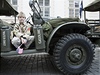 Vzpomínková akce k 65. výroí osvobození propaganí jízda amerických historických vojenských vozidel
