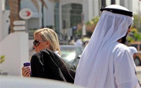 Charlotte Adamsová opoutí soud v Dubaji