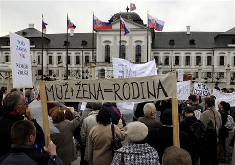 Demonstrace proti pochodu homosexuál na Slovensku