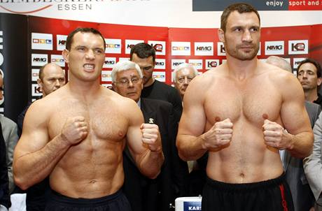 Ped zápasem Sosnowski (vlevo) - Kliko