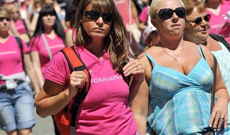 Dest ronk pochodu Prahou proti rakovin prsu