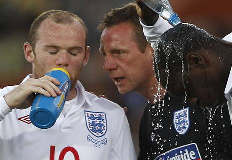 Rooney a Heskey v reprezentaci.