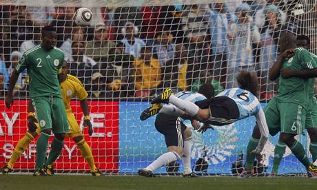 Argentina - Nigérie (Heinze stílí gól, íslo 6).