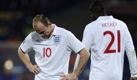 Anglie - USA (Heskey a Rooney).