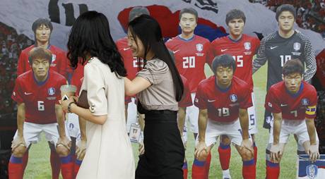 Fanynky fotbalist Jiní Koreje.
