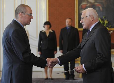 Miroslav Singer byl Václavem Klausem jmenován novým guvernérem NB.
