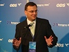 Vtipkující Petr Neas na tiskové konferenci poté, co byl zvolen pedsedou ODS.