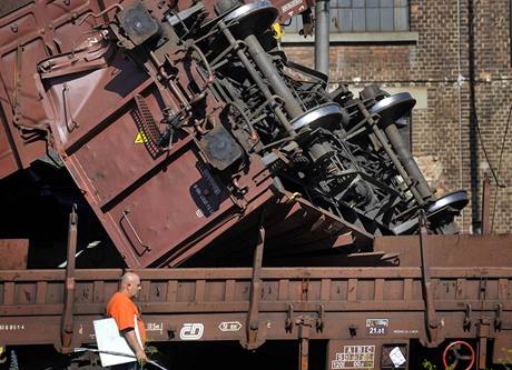 V Olomouci se srazila lokomotiva s nákladním vlakem