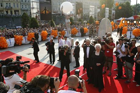 Zahájení MFF Karlovy Vary - Marek Eben a stihaka Thelma Schoonmakerová 