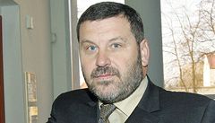Alexandr Novák. Bývalý senátor ODS ml vzít úplatek 43 milion.