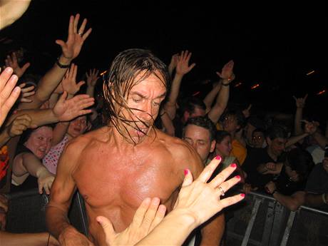 Já a vzor? Pro ne, íká edesátník Iggy Pop. Ale jenom co se týe hudby a koncert.