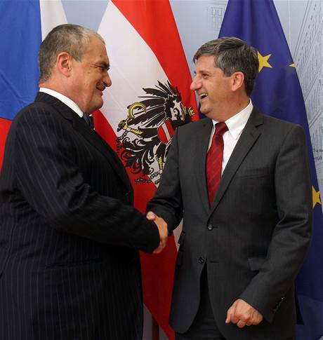 Karel Schwarzenberg s rakouským ministrem zahranií Michaelem Spindeleggerem