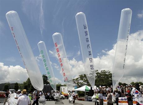Jihokorejt aktivist poslali do KLDR balony
