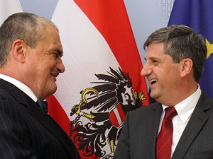 Karel Schwarzenberg s rakouskm ministrem zahrani Michaelem Spindeleggerem