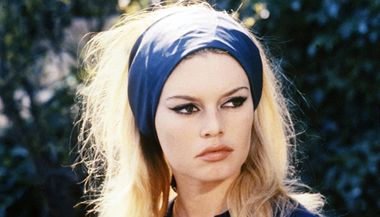 Brigitte Bardotov modrobl triko proslavila.