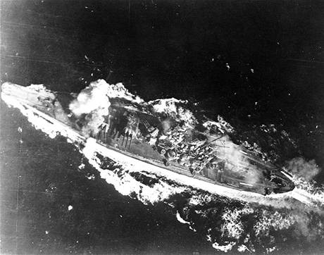 Japonsk bitevn lodi Jamato se stal nakonec osudnm leteck tok.