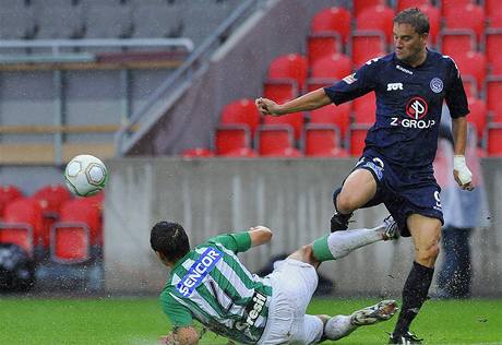 Bohemians 1905 - 1. FC Slovácko / Josef Jindiek z Bohemians (vlevo) a Petr vancara