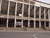 Stadion Strahov. Jeho patný stav je patrný na první pohled. 