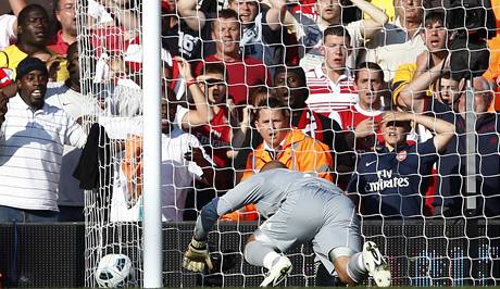 Liverpool - Arsenal (Reina si dává vlastenec).