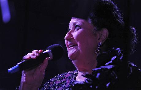 Mezinrodn hudebn festival Petra Dvorskho zaal 7. srpna veer na zmku v Jaromicch nad Rokytnou. Na zahajovacm koncert vystoupila panlsk sopranistka Montserrat Caballov. 