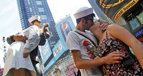 Polibek na Times Square u píleitosti 65. výroí konce 2. svtové války