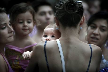 Dít evakuované po výbuchu v rumunské porodnici