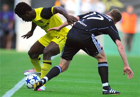 1. FK Píbram - AC Sparta Praha (Bony Wifried, vlevo, a Stanislav Nohýnek)