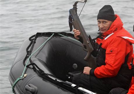 Vladimir Putin na Kamatce vyrazil s velrybáskou expedicí na lov.