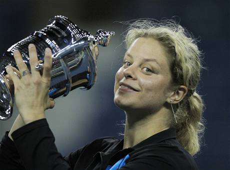 Kim Clijstersov s trofej pro vtzku US Open.